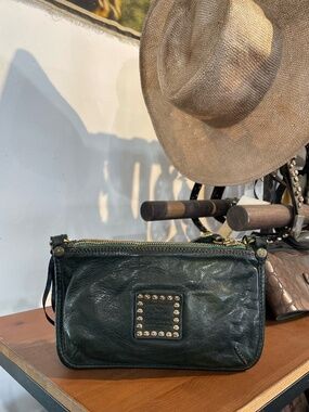 Campomaggi Leather Clutch/Bag in Bottiglia